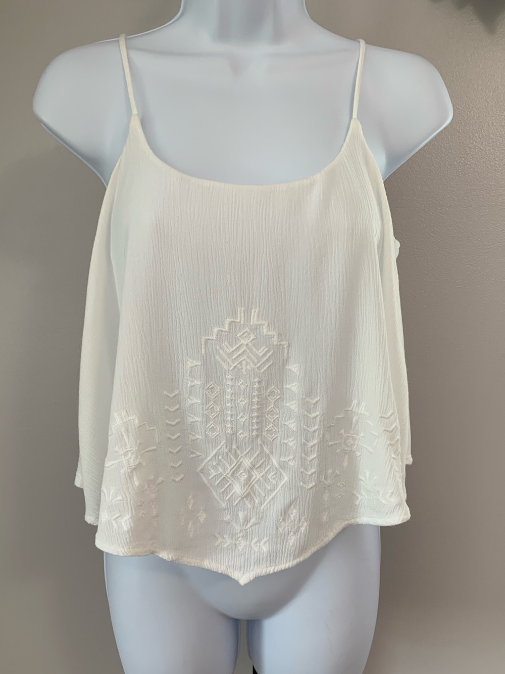 Eyeshadow Embroidered, Cropped Spaghetti Strap Tank Top